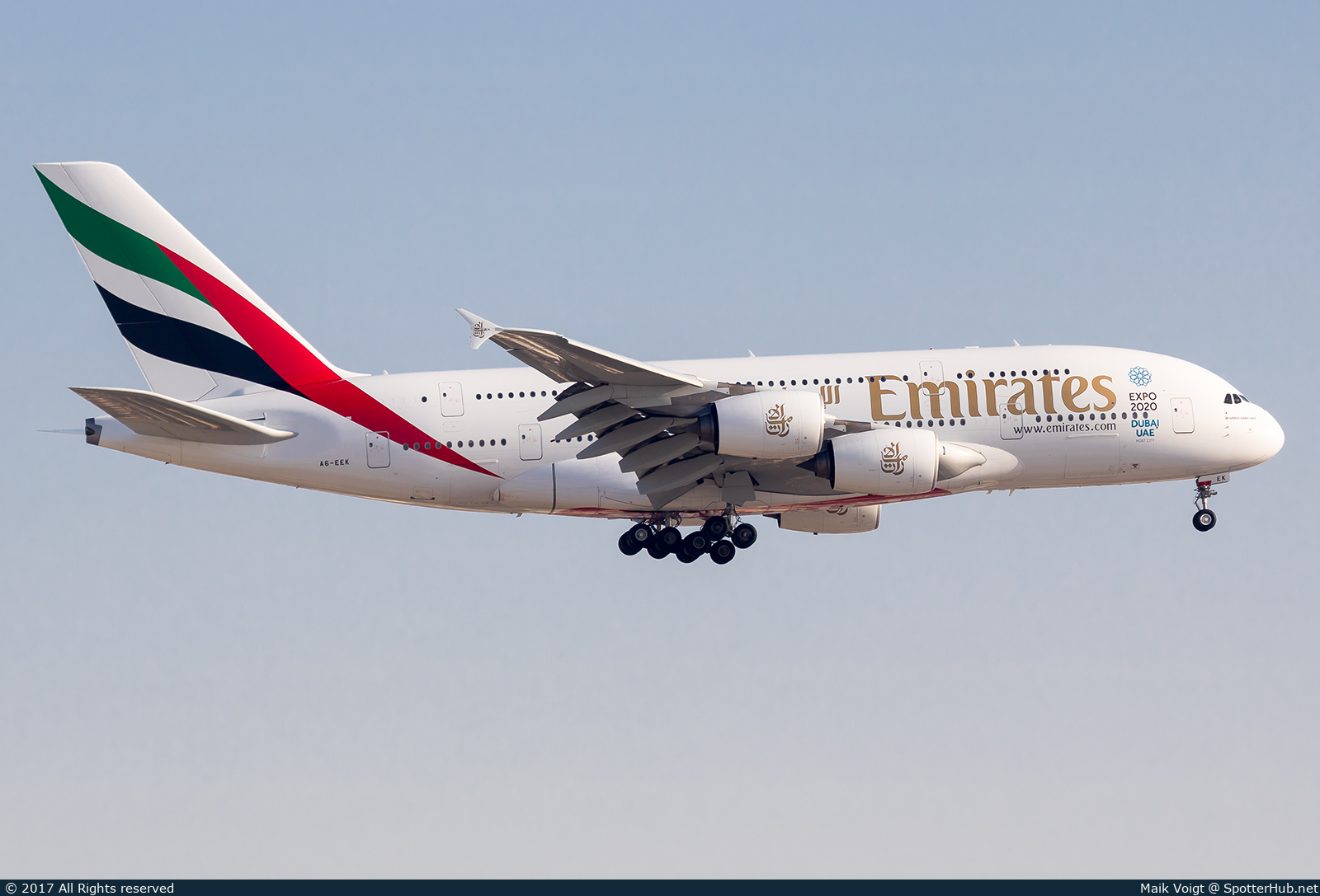 Photo of A6-EEK - Airbus A380-861 operated by Emirates