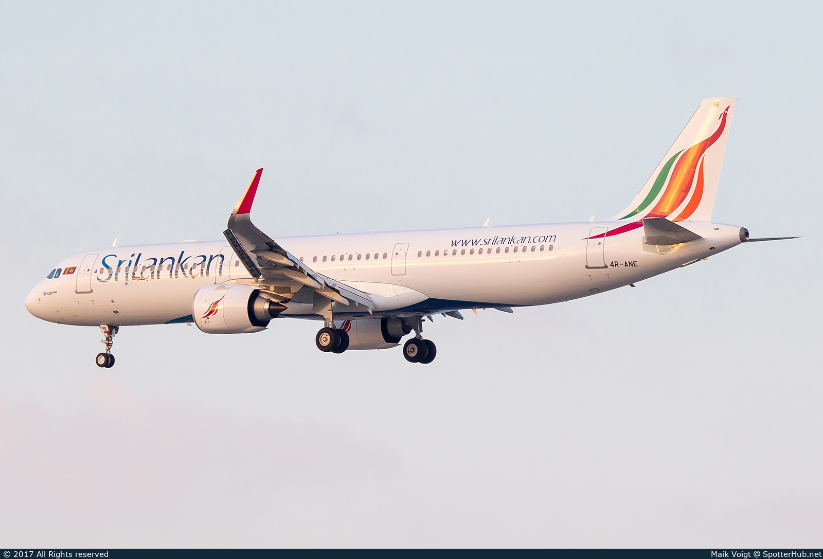 Photo of 4R-ANE - Airbus A321-251N operated by SriLankan Airlines