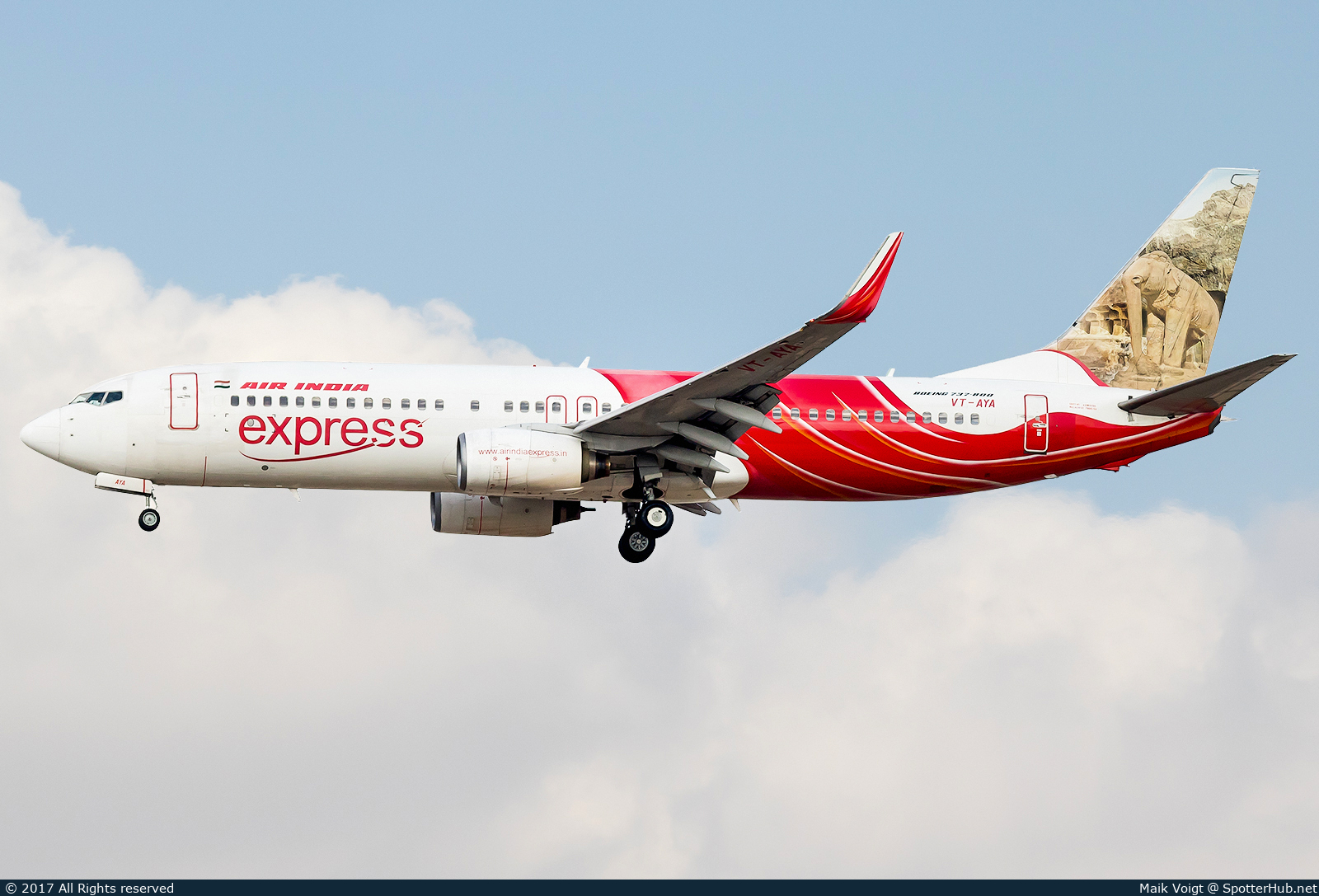 Photo of VT-AYA - Boeing 737-8HG operated by Air India Express