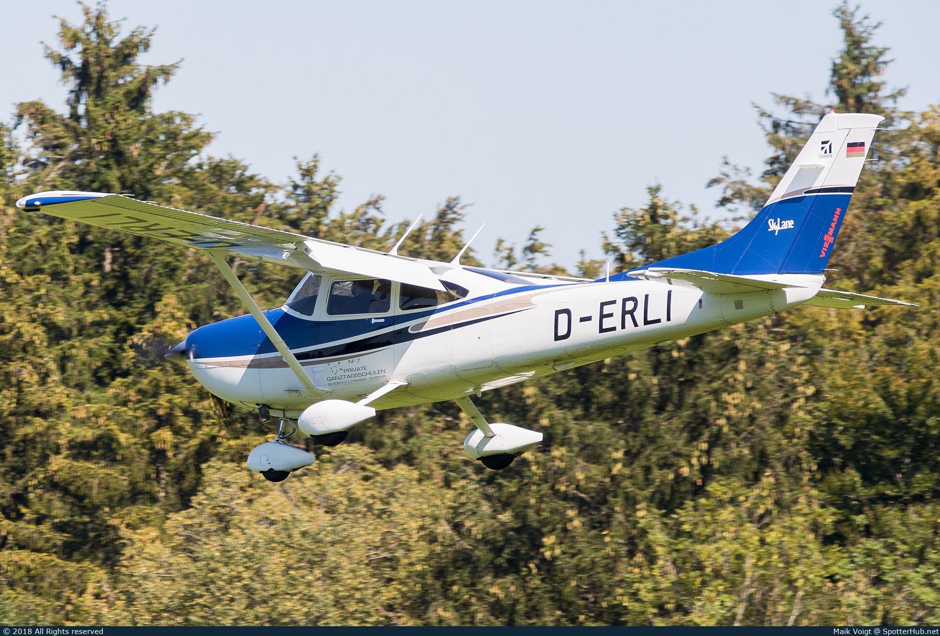 Photo of D-ERLI - Cessna 182T Skylane operated by Motorfliegerclub Warngau