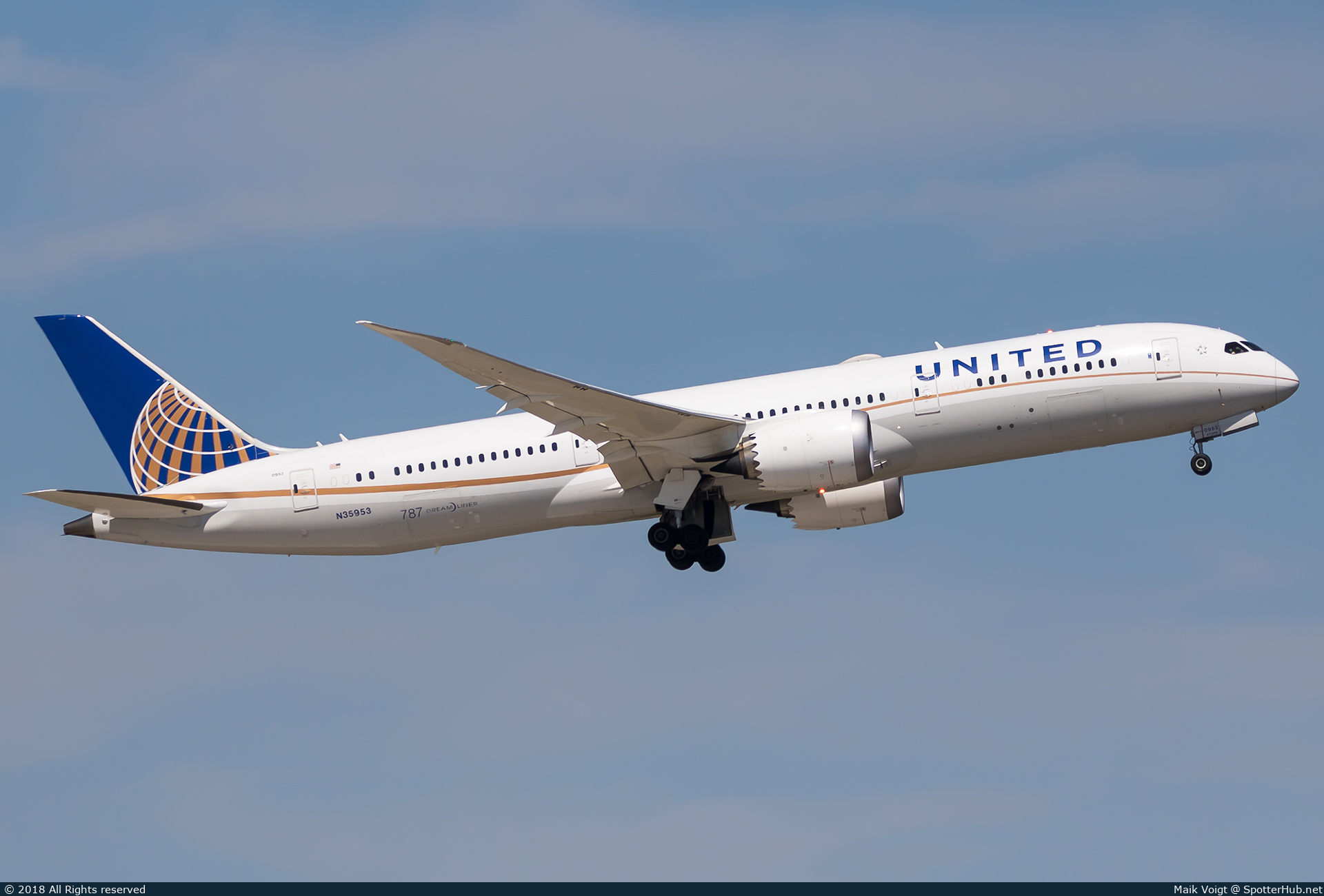 Photo of N35953 - Boeing 787-9 Dreamliner operated by United Airlines