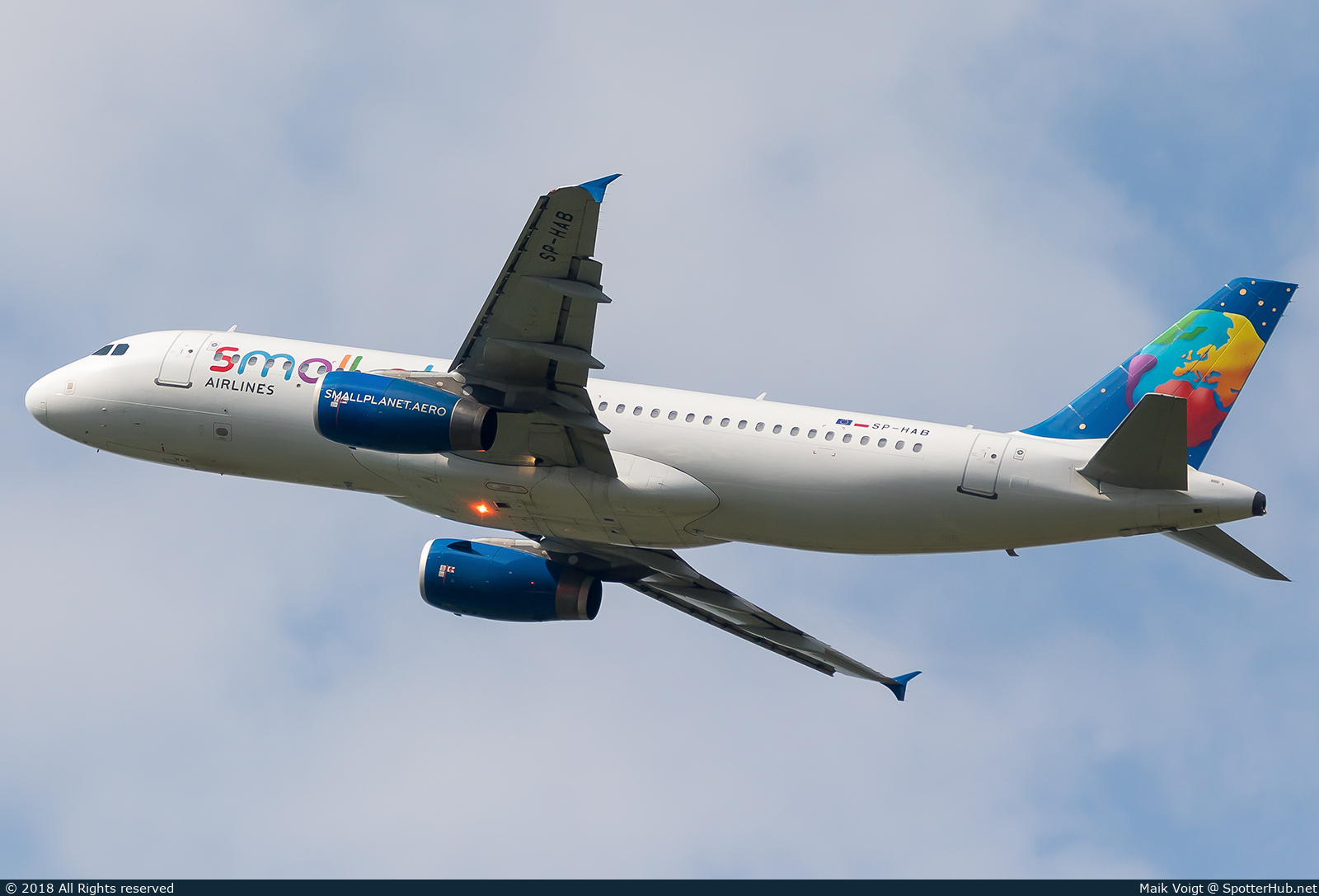 Photo of SP-HAB - Airbus A320-232 operated by Small Planet Airlines Poland