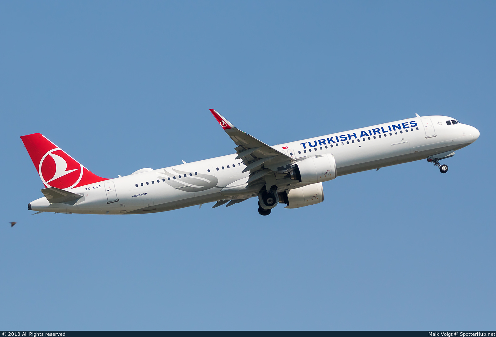 Photo of TC-LSA - Airbus A321-271NX operated by Turkish Airlines