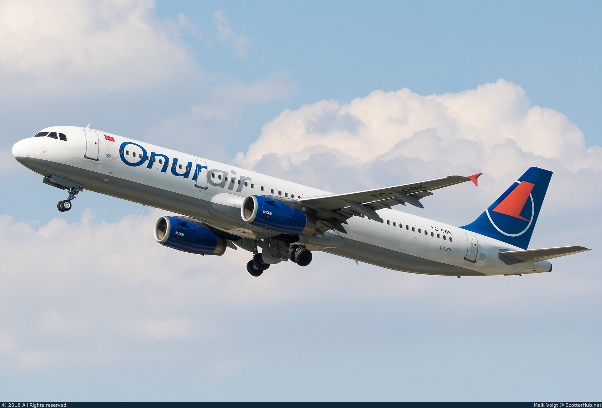 Photo of TC-OBK - Airbus A321-231 operated by Onur Air