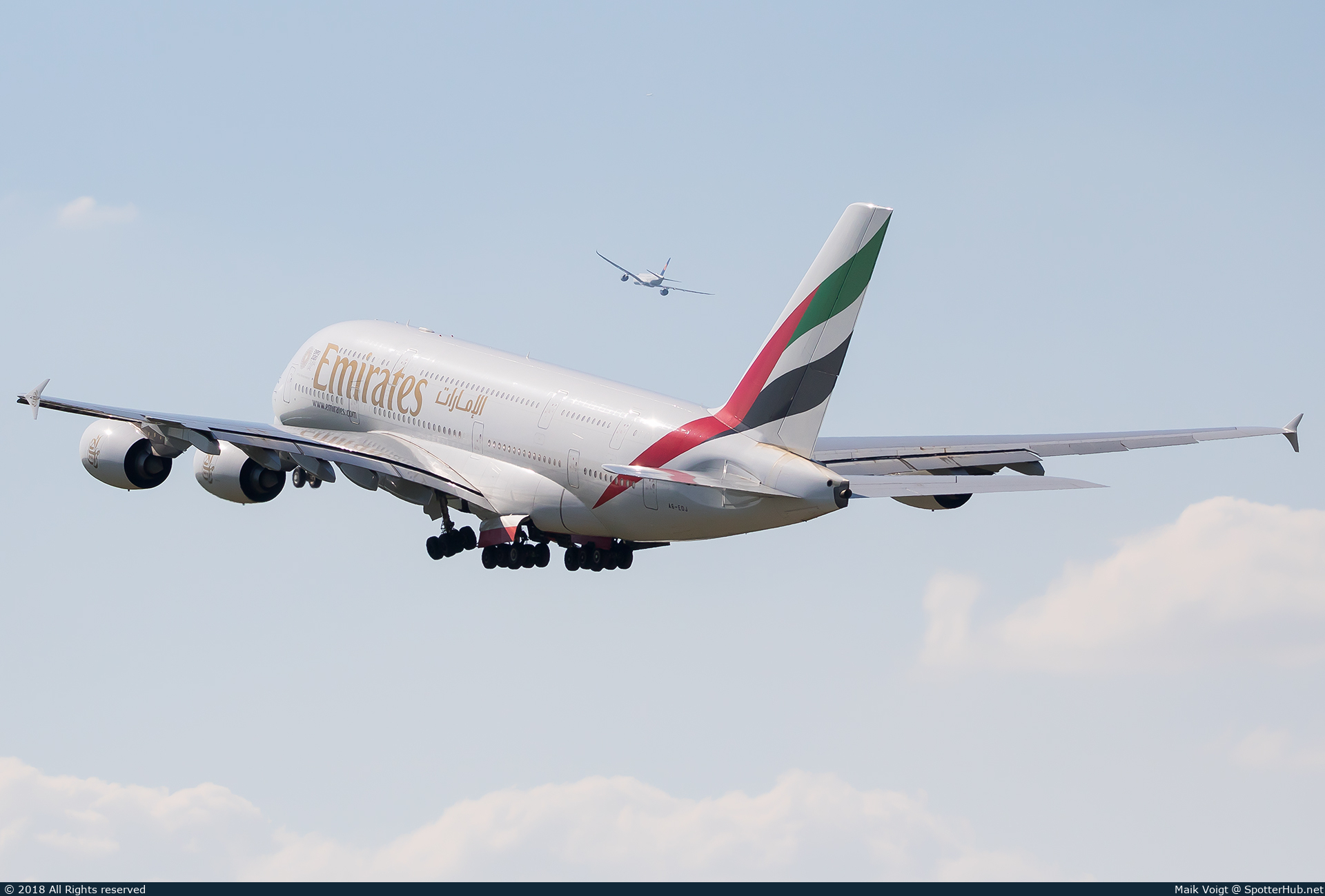 Photo of A6-EDJ - Airbus A380-861 operated by Emirates