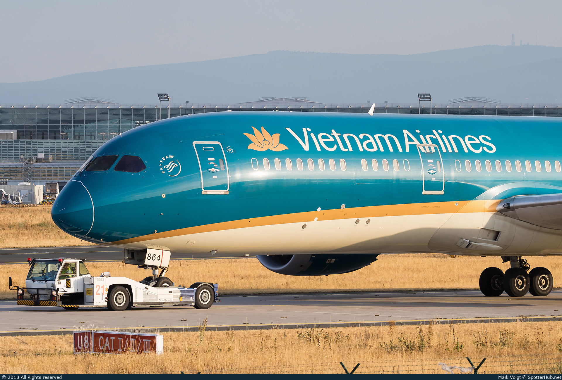 Photo of VN-A864 - Boeing 787-9 Dreamliner operated by Vietnam Airlines