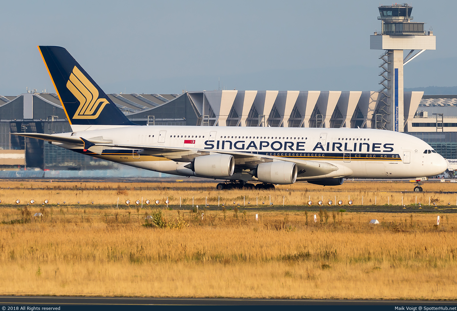 Photo of 9V-SKQ - Airbus A380-841 operated by Singapore Airlines