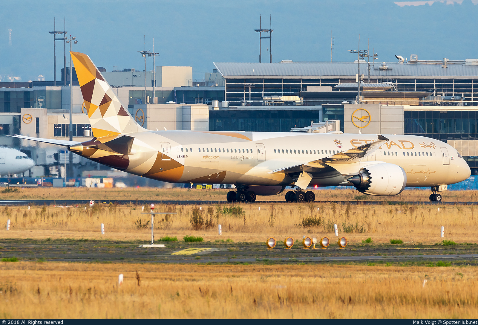 Photo of A6-BLP - Boeing 787-9 Dreamliner operated by Etihad Airways