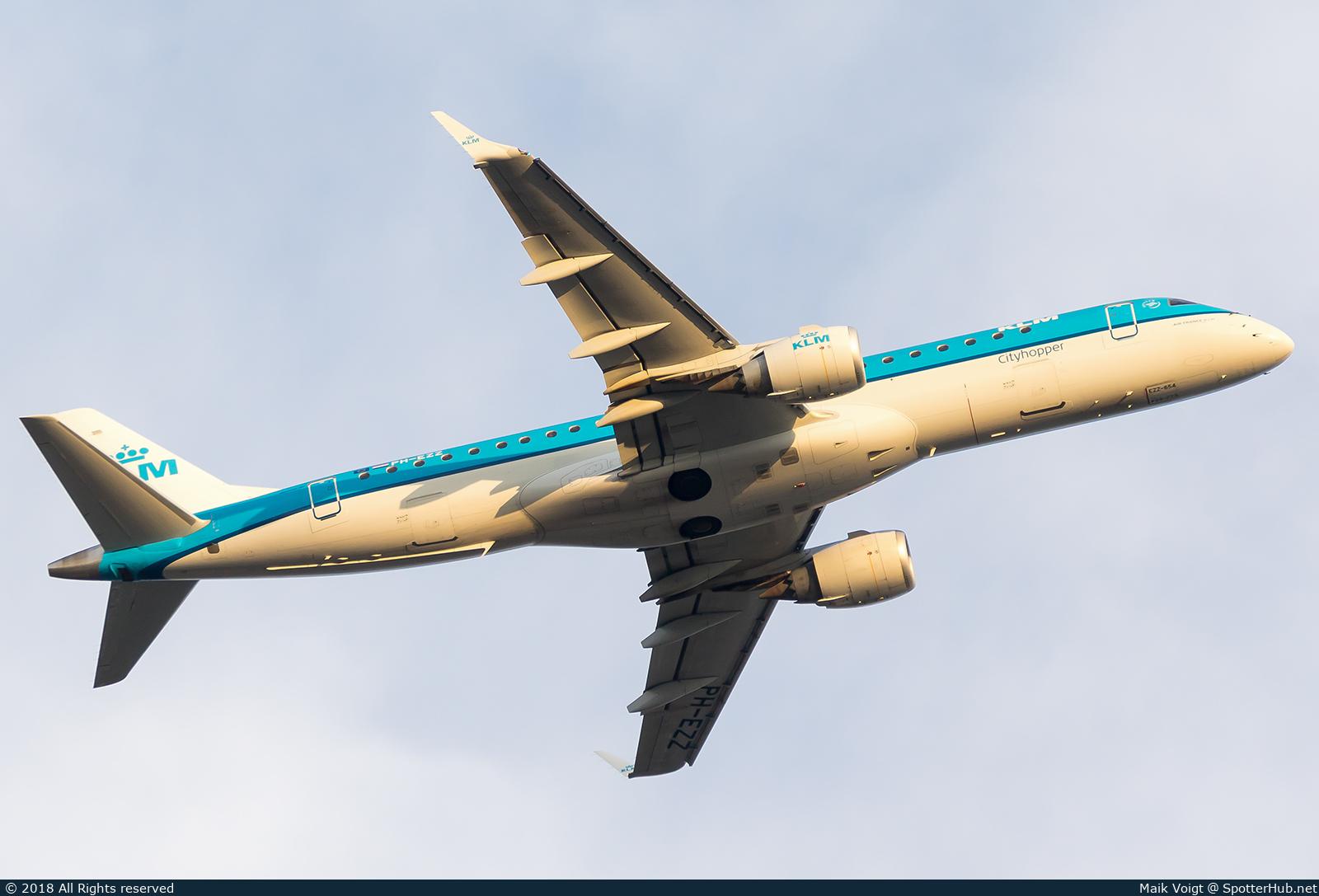 Photo of PH-EZZ - Embraer ERJ-190STD operated by KLM Cityhopper