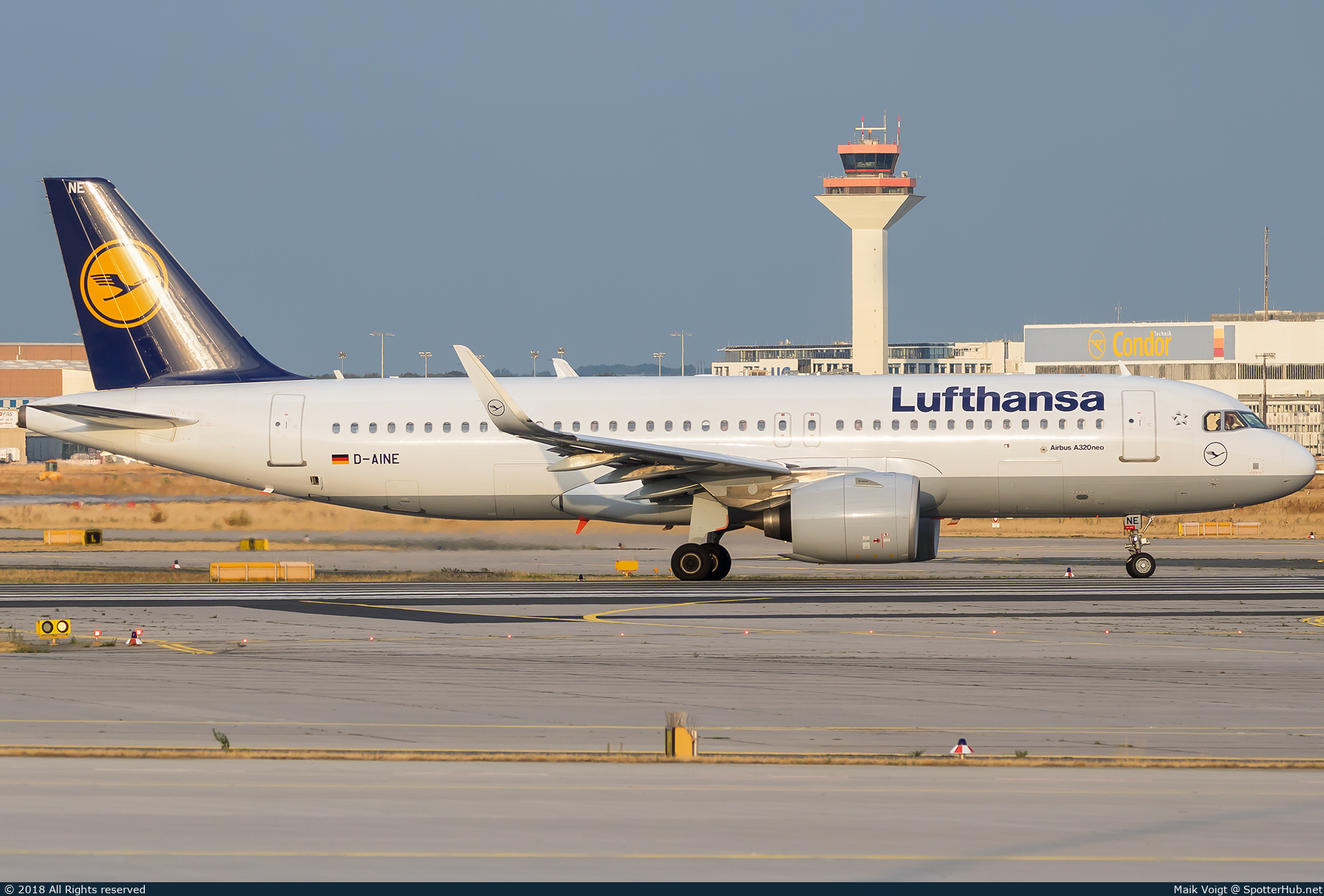 Photo of D-AINE - Airbus A320-271N operated by Lufthansa
