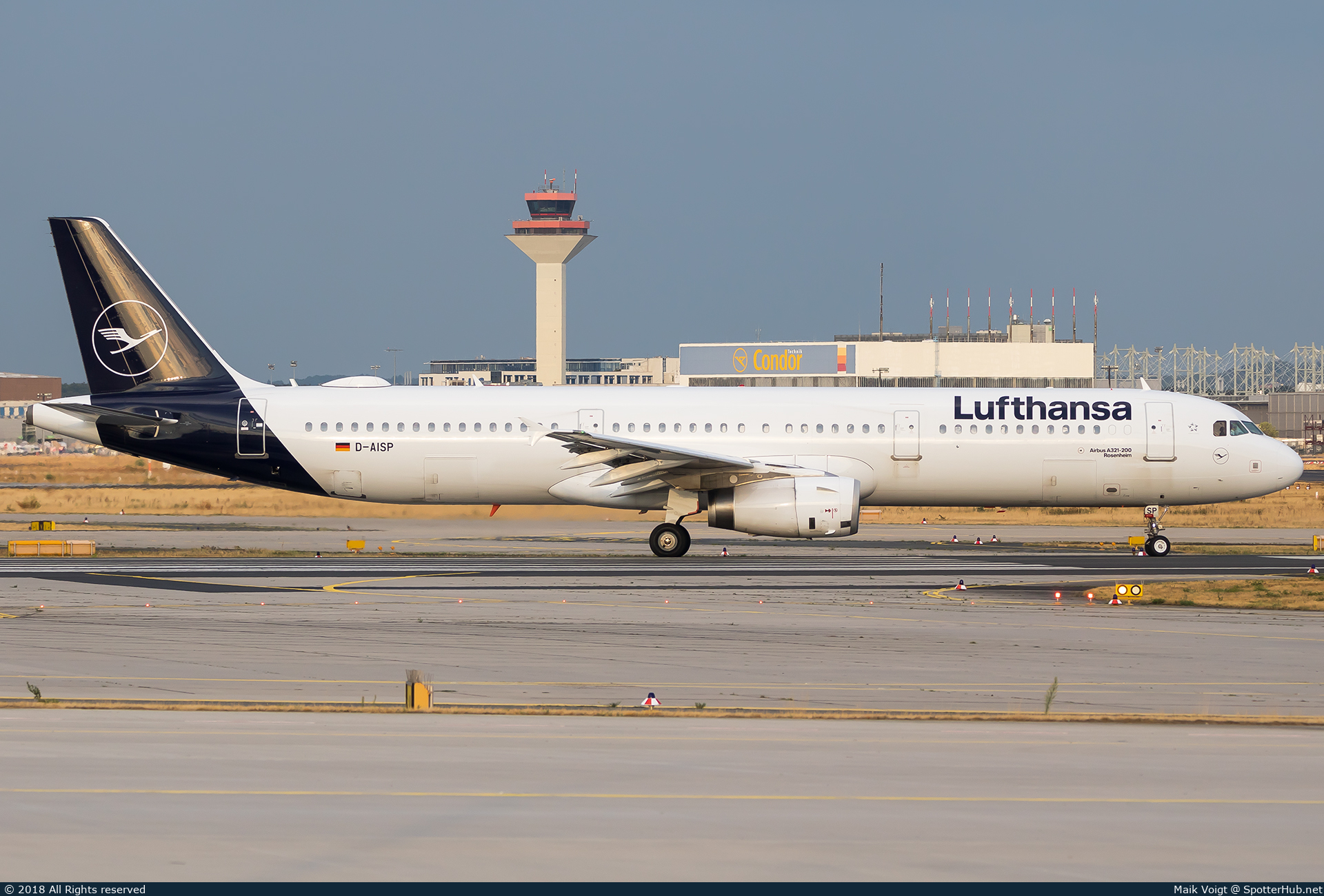 Photo of D-AISP - Airbus A321-231 operated by Lufthansa