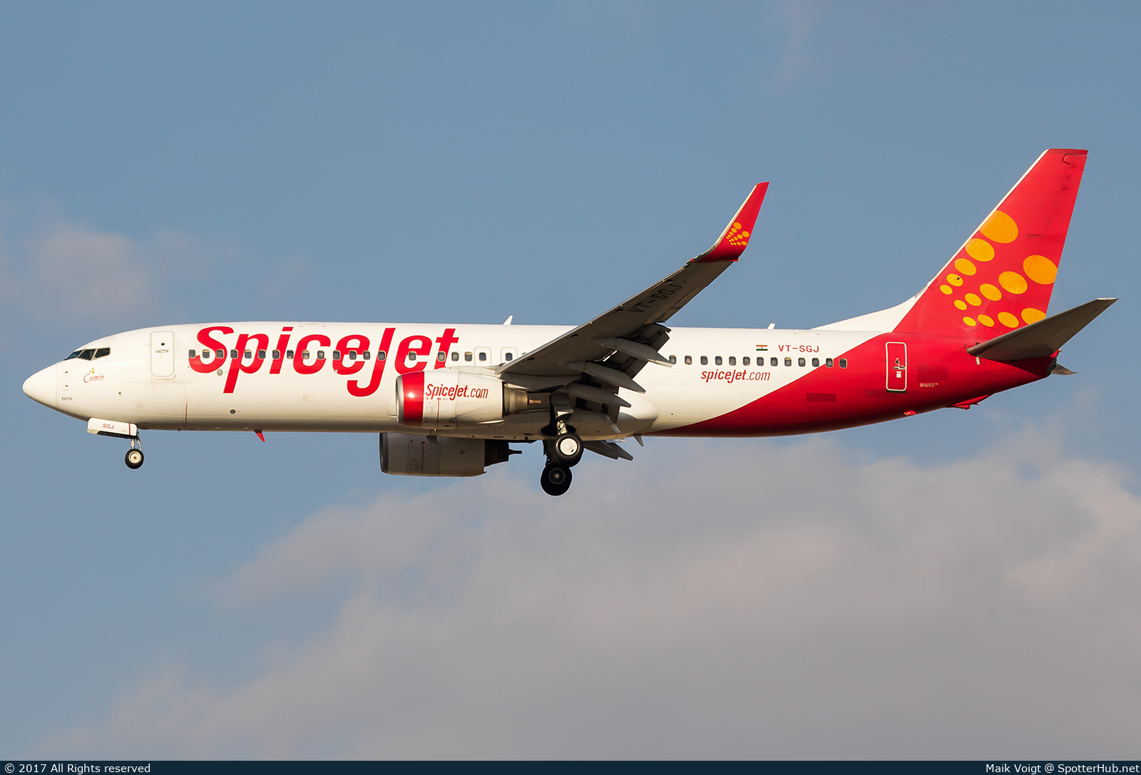 Photo of VT-SGJ - Boeing 737-86J operated by SpiceJet