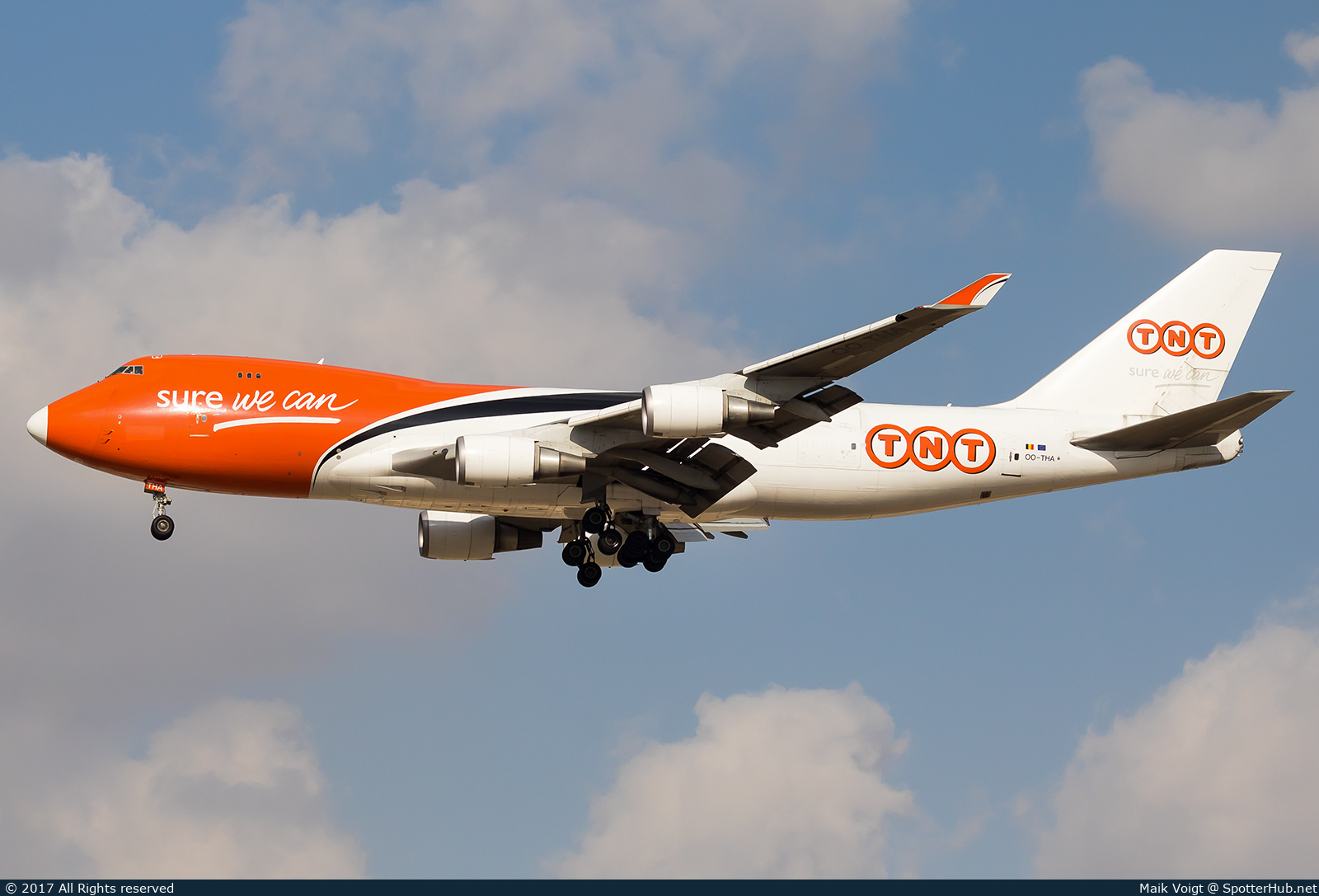 Photo of OO-THA - Boeing 747-4HAF(ER) operated by TNT Airways