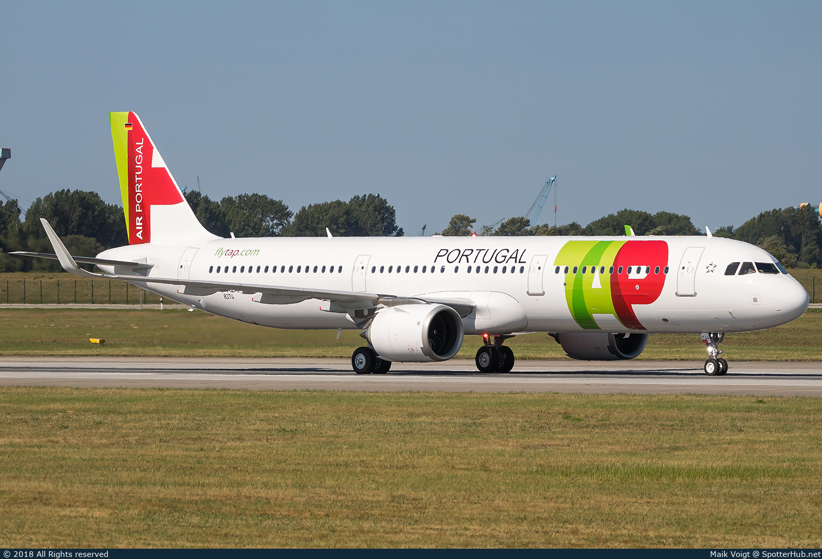 Photo of D-AZAF - Airbus A321-251N operated by TAP Air Portugal