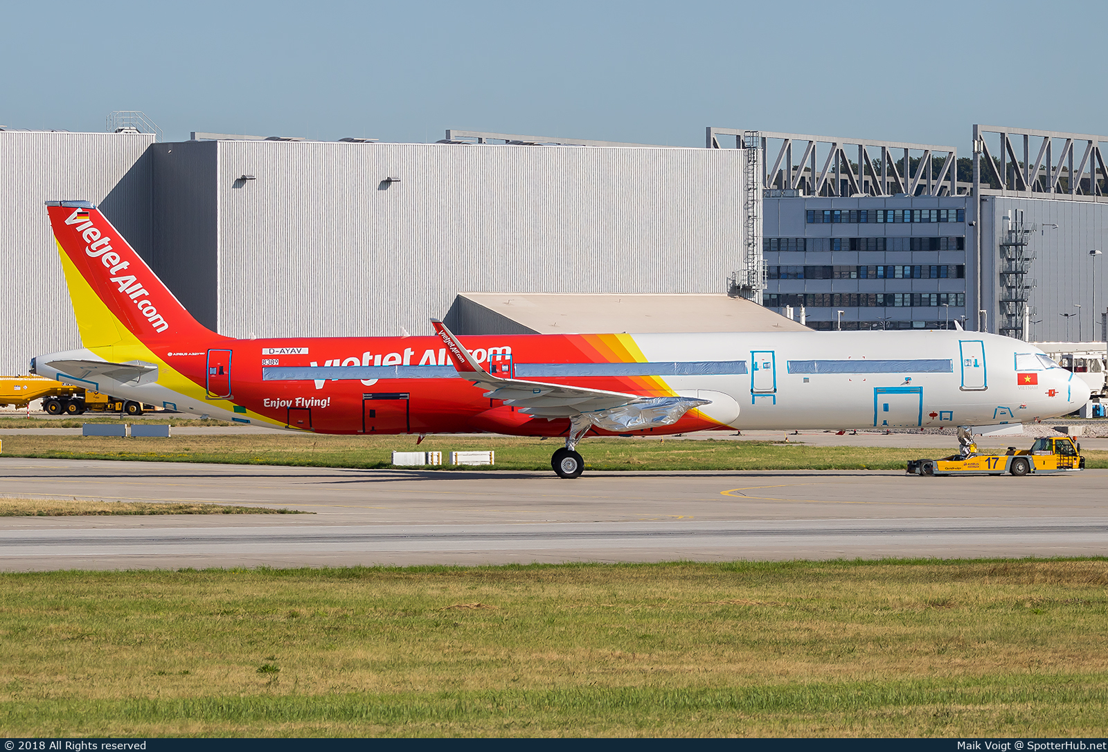 Photo of D-AYAV - Airbus A321-271N operated by VietJet Air