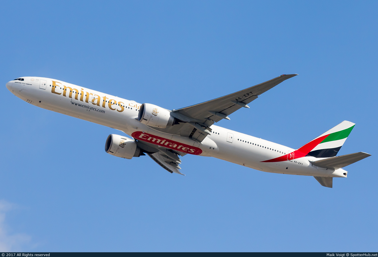 Photo of A6-EPY - Boeing 777-31H(ER) operated by Emirates