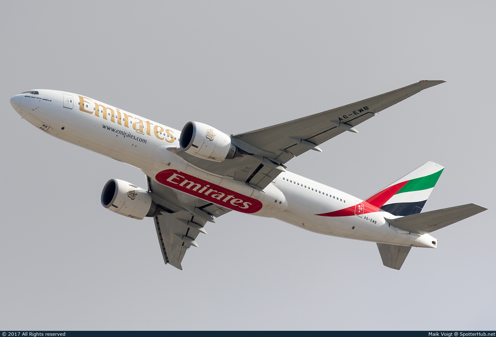Photo of A6-EWB - Boeing 777-21H(LR) operated by Emirates