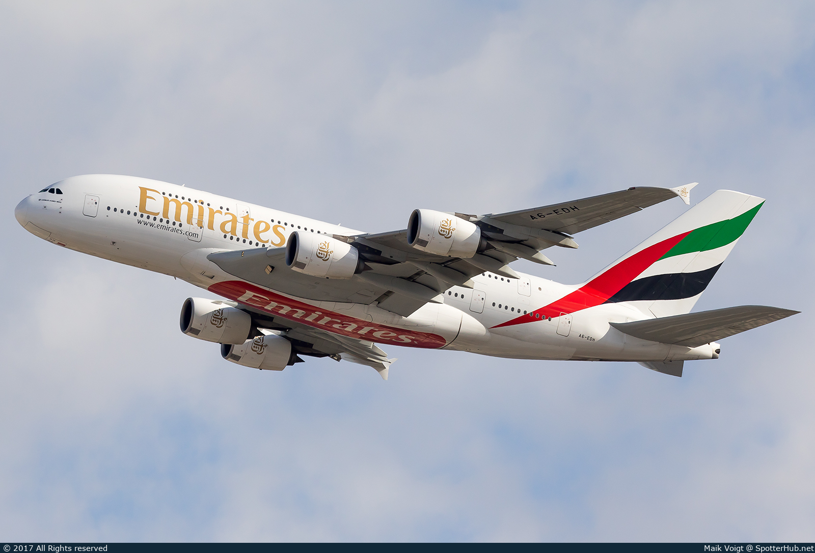 Photo of A6-EDH - Airbus A380-861 operated by Emirates