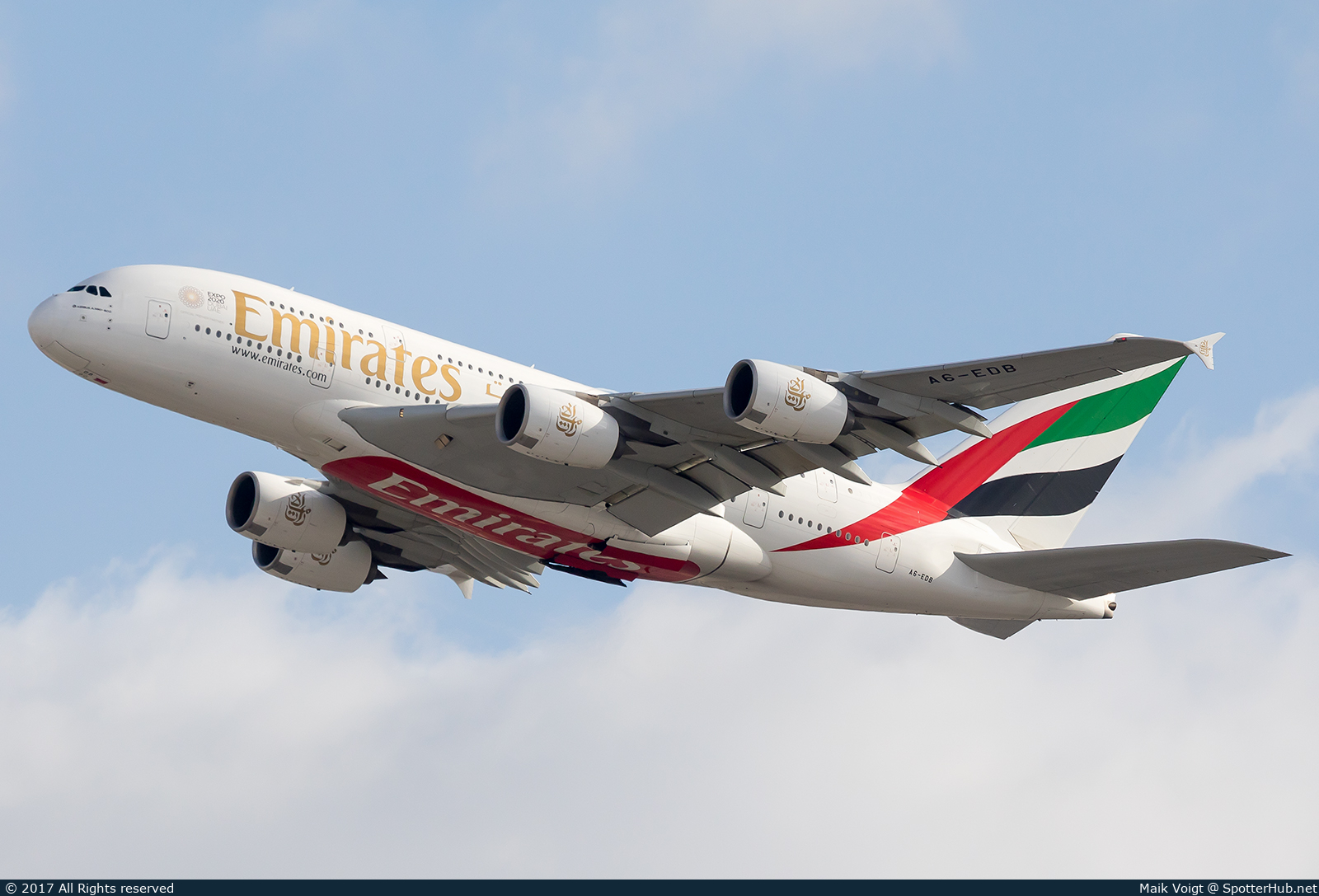 Photo of A6-EDB - Airbus A380-861 operated by Emirates