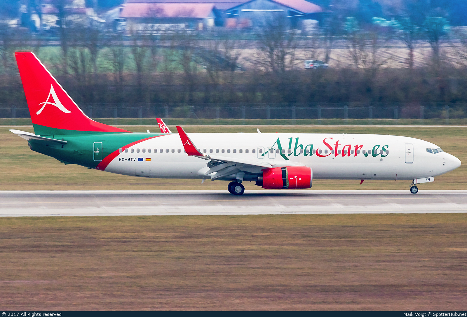 Photo of EC-MTV - Boeing 737-8K5 operated by AlbaStar
