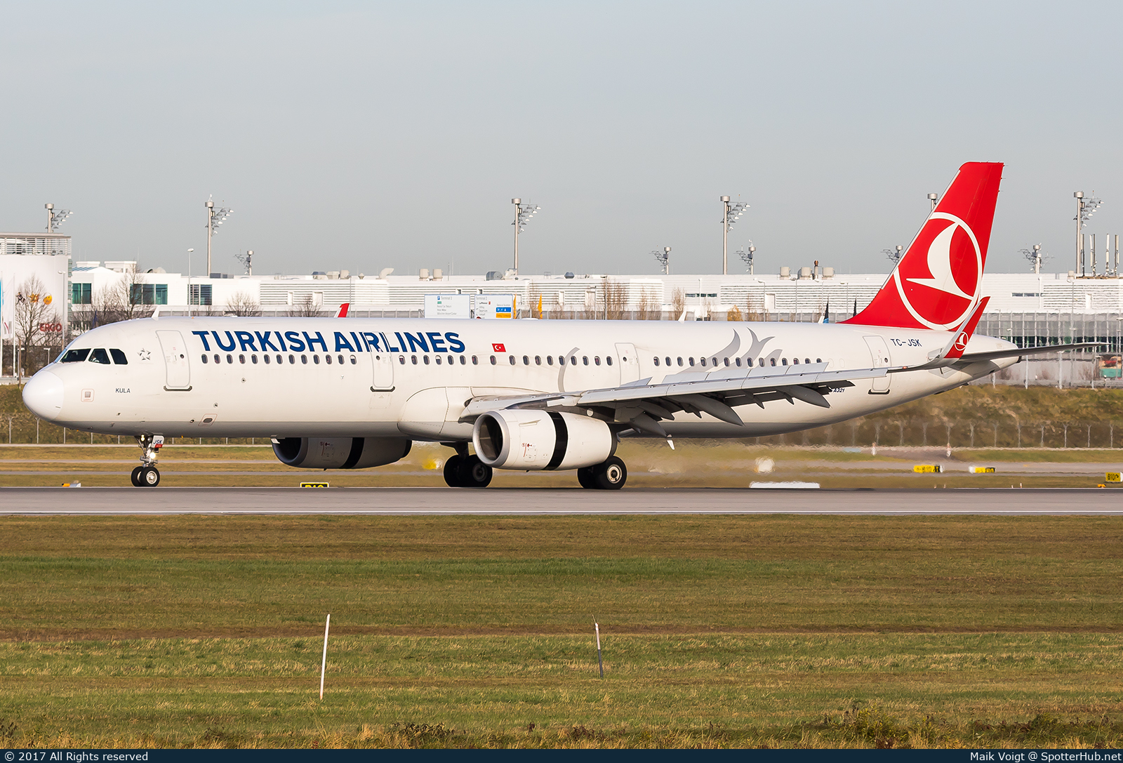 Photo of TC-JSK - Airbus A321-231 operated by Turkish Airlines