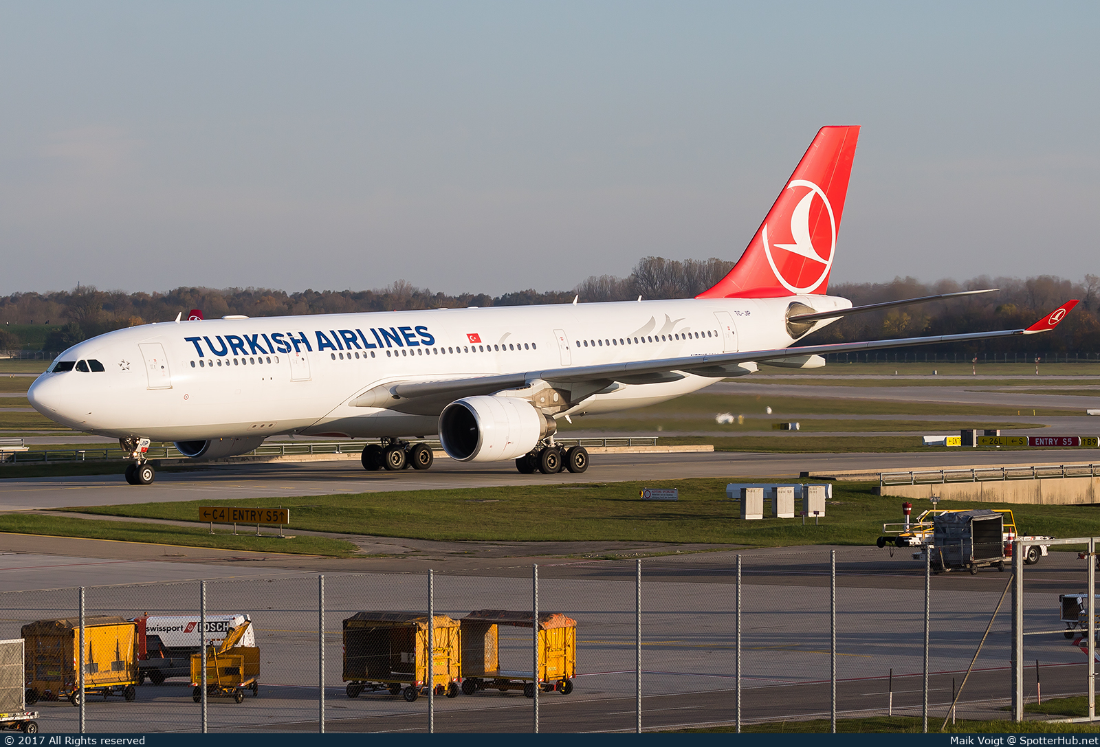 Photo of TC-JIP - Airbus A330-223 operated by Turkish Airlines