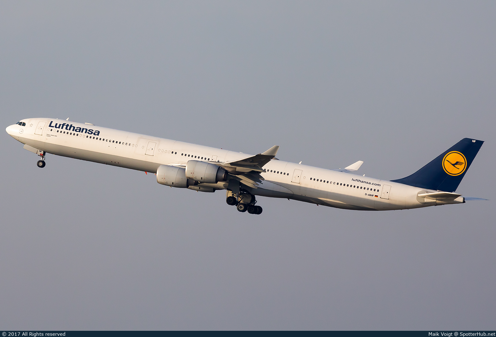 Photo of D-AIHF - Airbus A340-642 operated by Lufthansa