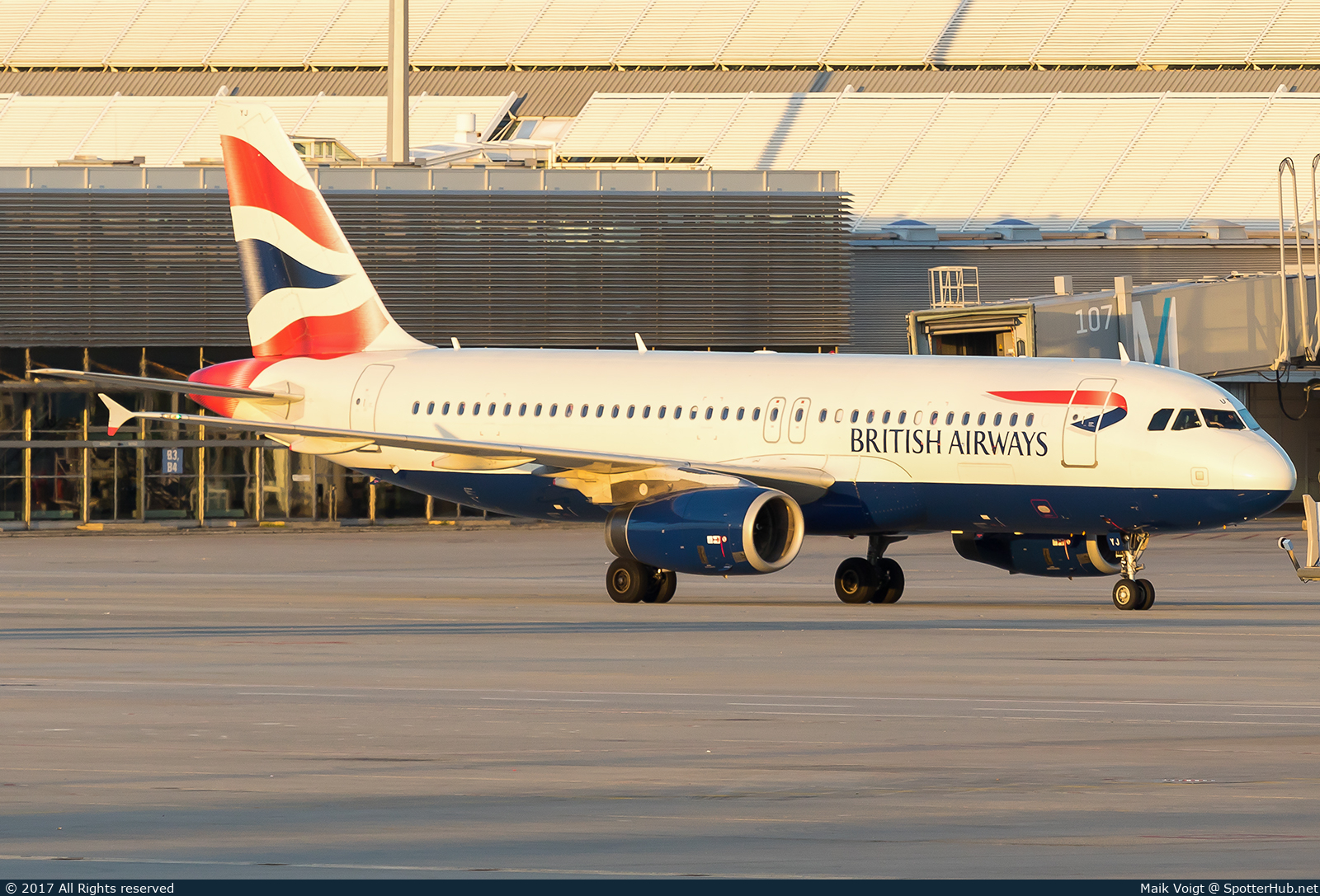 Photo of G-EUYJ - Airbus A320-232 operated by British Airways