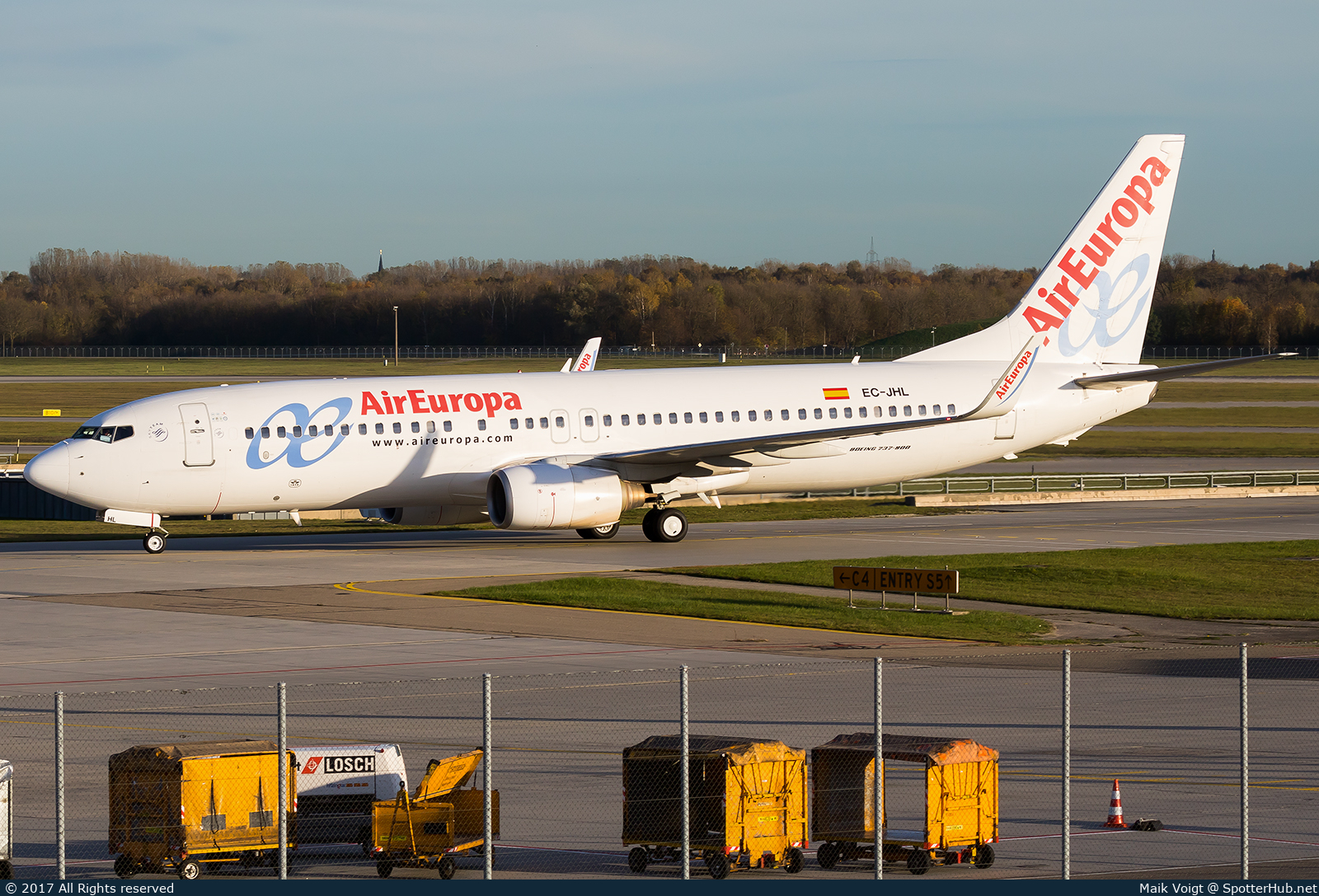 Photo of EC-JHL - Boeing 737-85P operated by Air Europa
