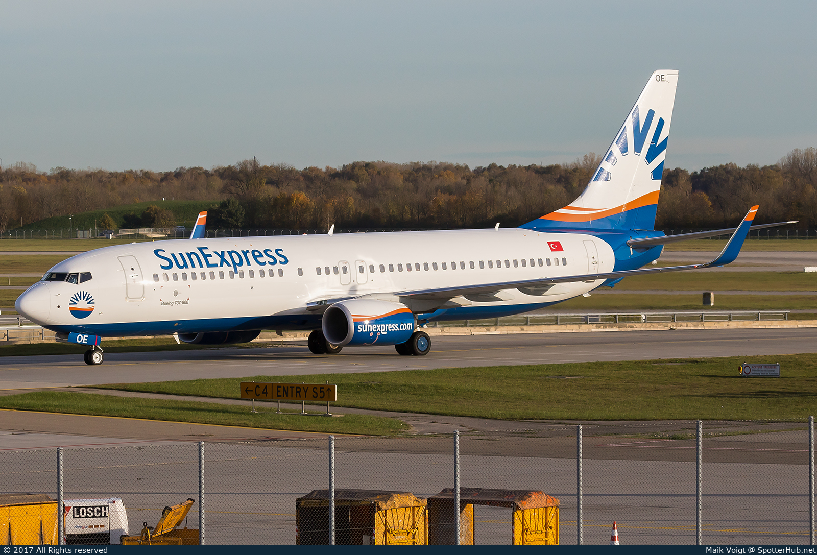 Photo of TC-SOE - Boeing 737-8HC operated by SunExpress