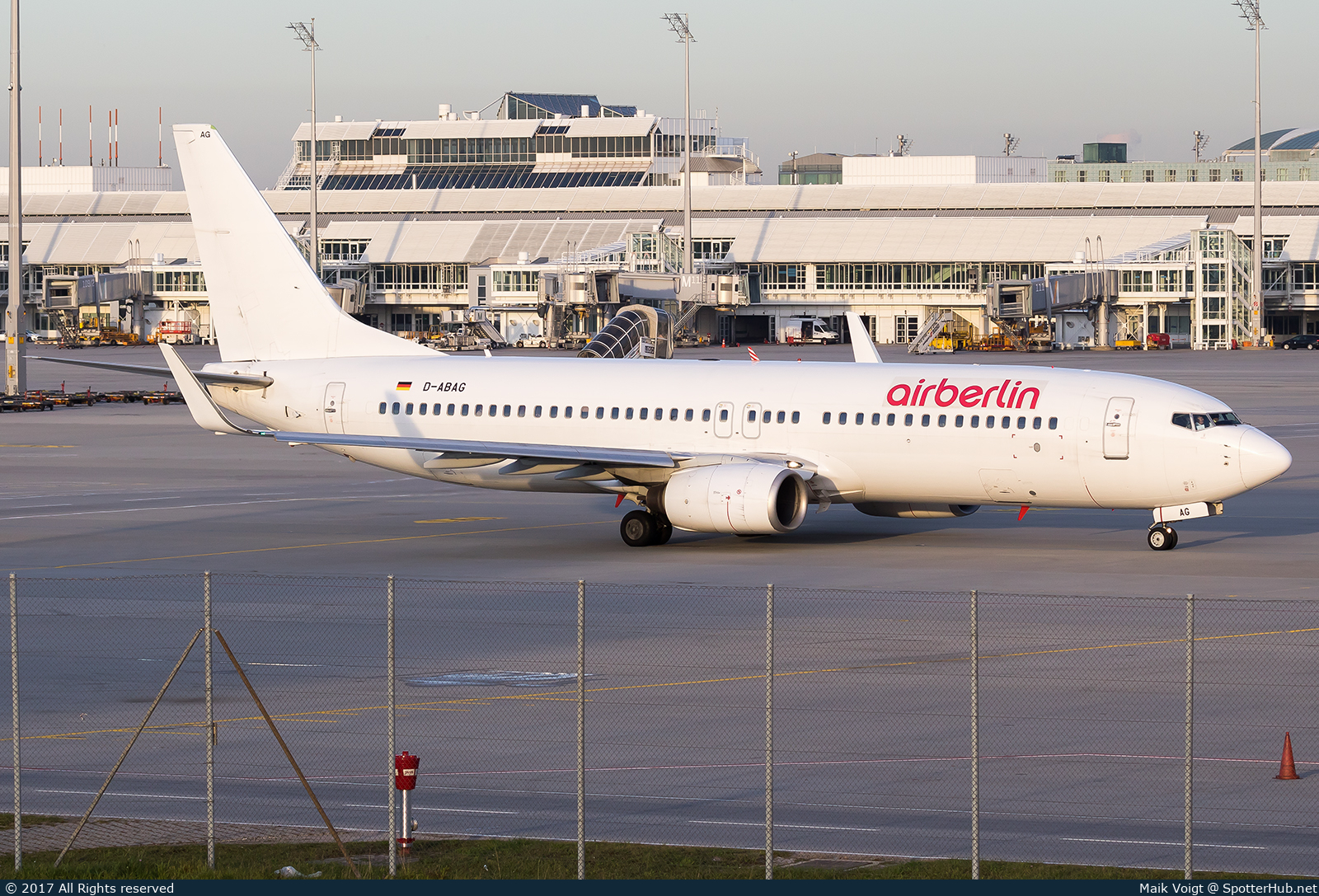 Photo of D-ABAG - Boeing 737-86J operated by Air Berlin (opb TUIfly)