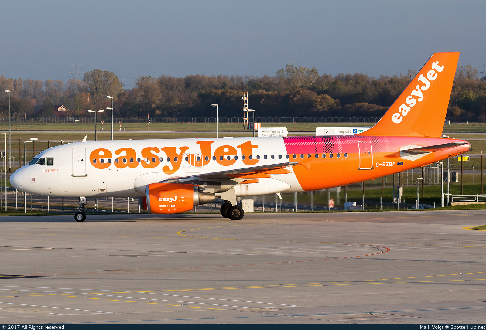 Photo of G-EZBF - Airbus A319-111 operated by easyJet
