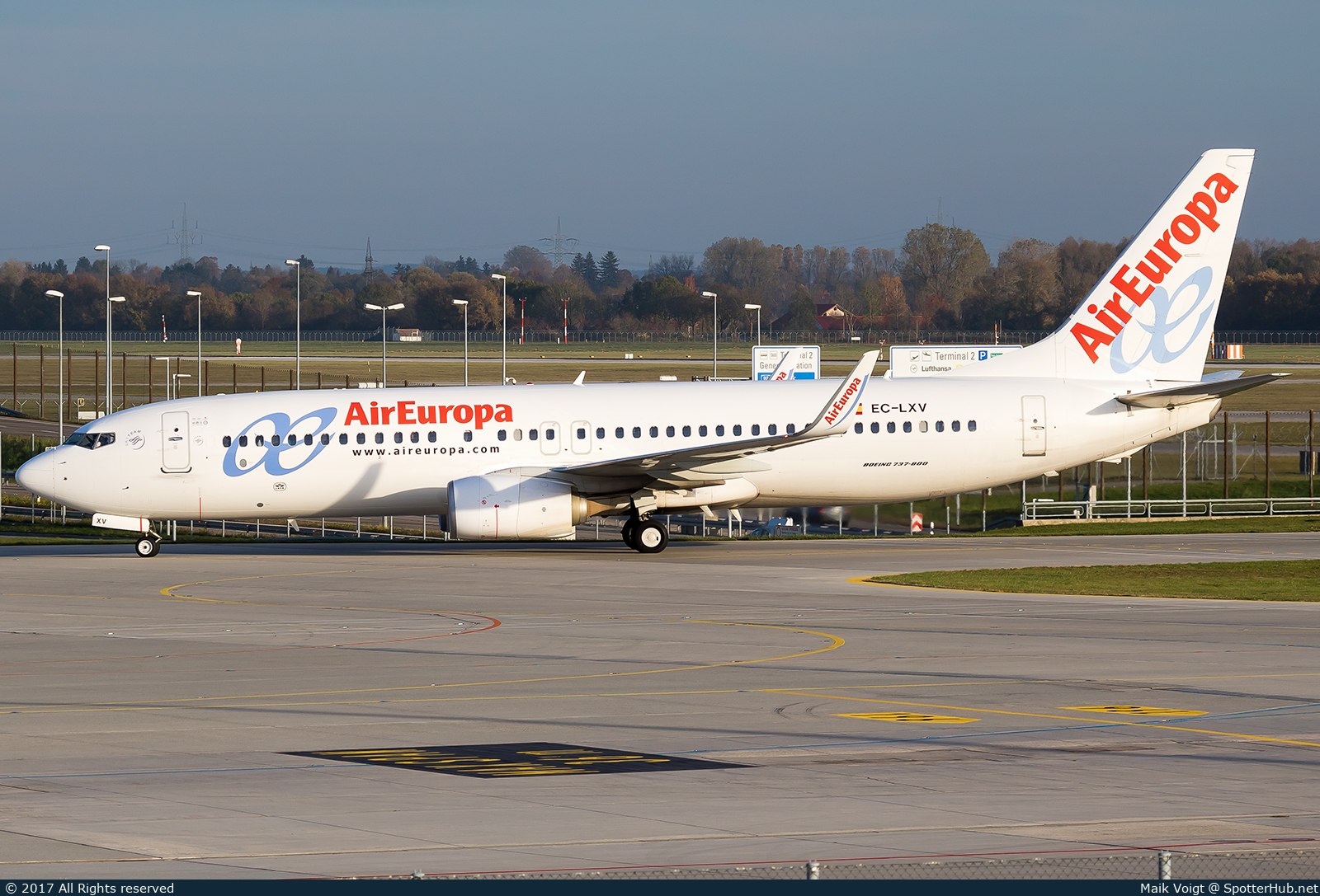 Photo of EC-LXV - Boeing 737-85P operated by Air Europa