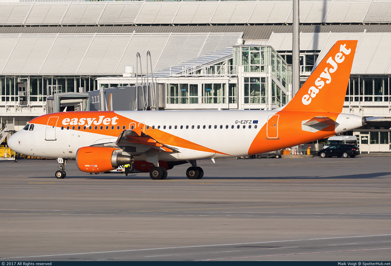 Photo of G-EZFZ - Airbus A319-111 operated by easyJet