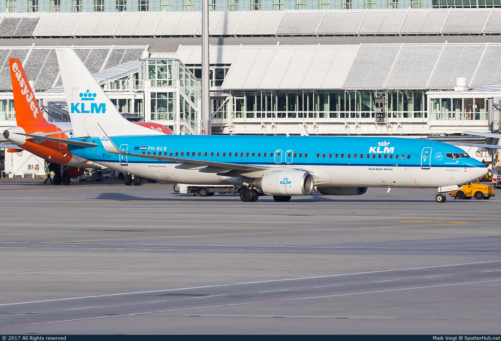 Photo of PH-BCB - Boeing 737-8K2 operated by KLM Royal Dutch Airlines