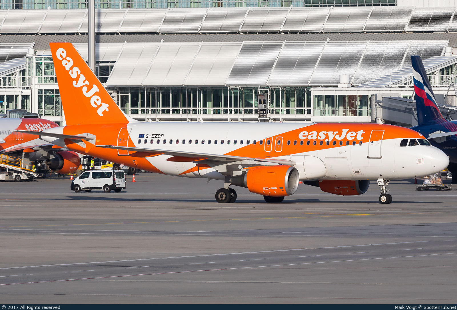 Photo of G-EZDP - Airbus A319-111 operated by easyJet