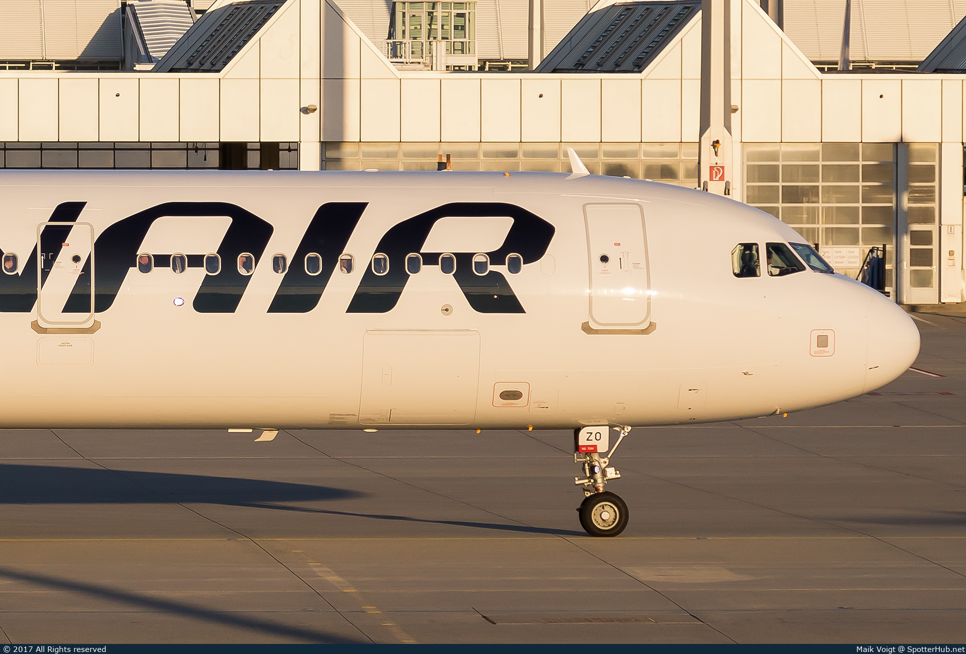 Photo of OH-LZO - Airbus A321-231 operated by Finnair