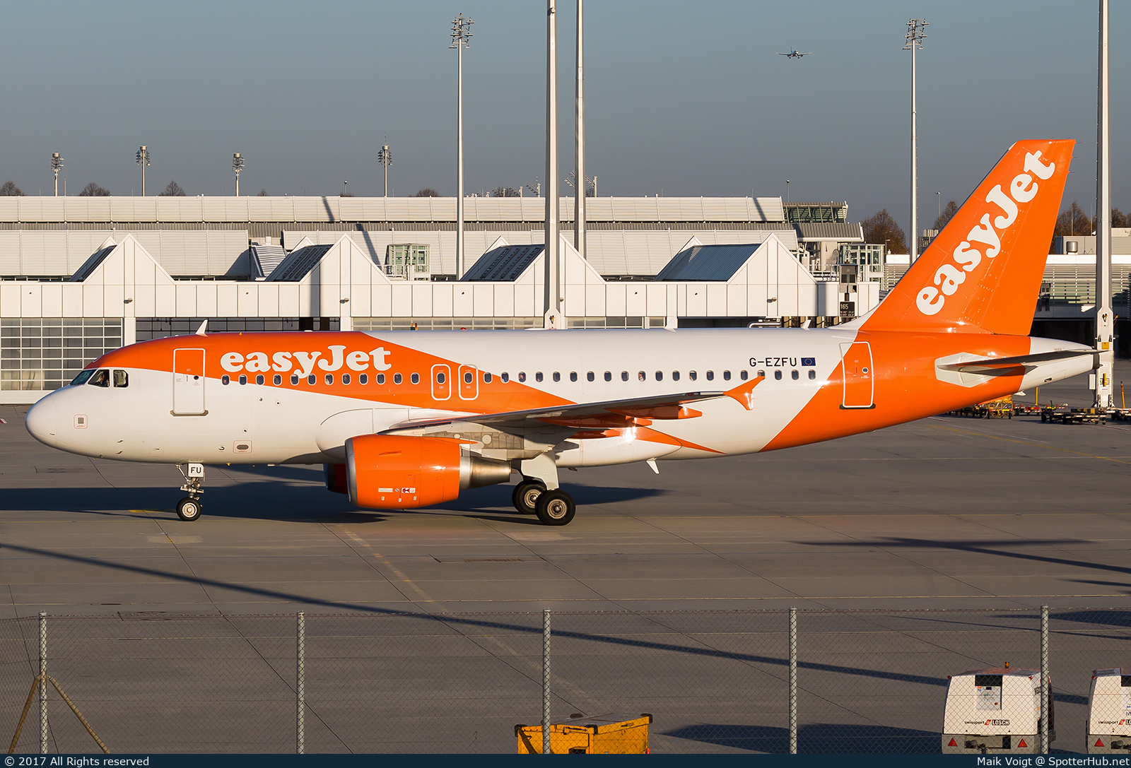 Photo of G-EZFU - Airbus A319-111 operated by easyJet