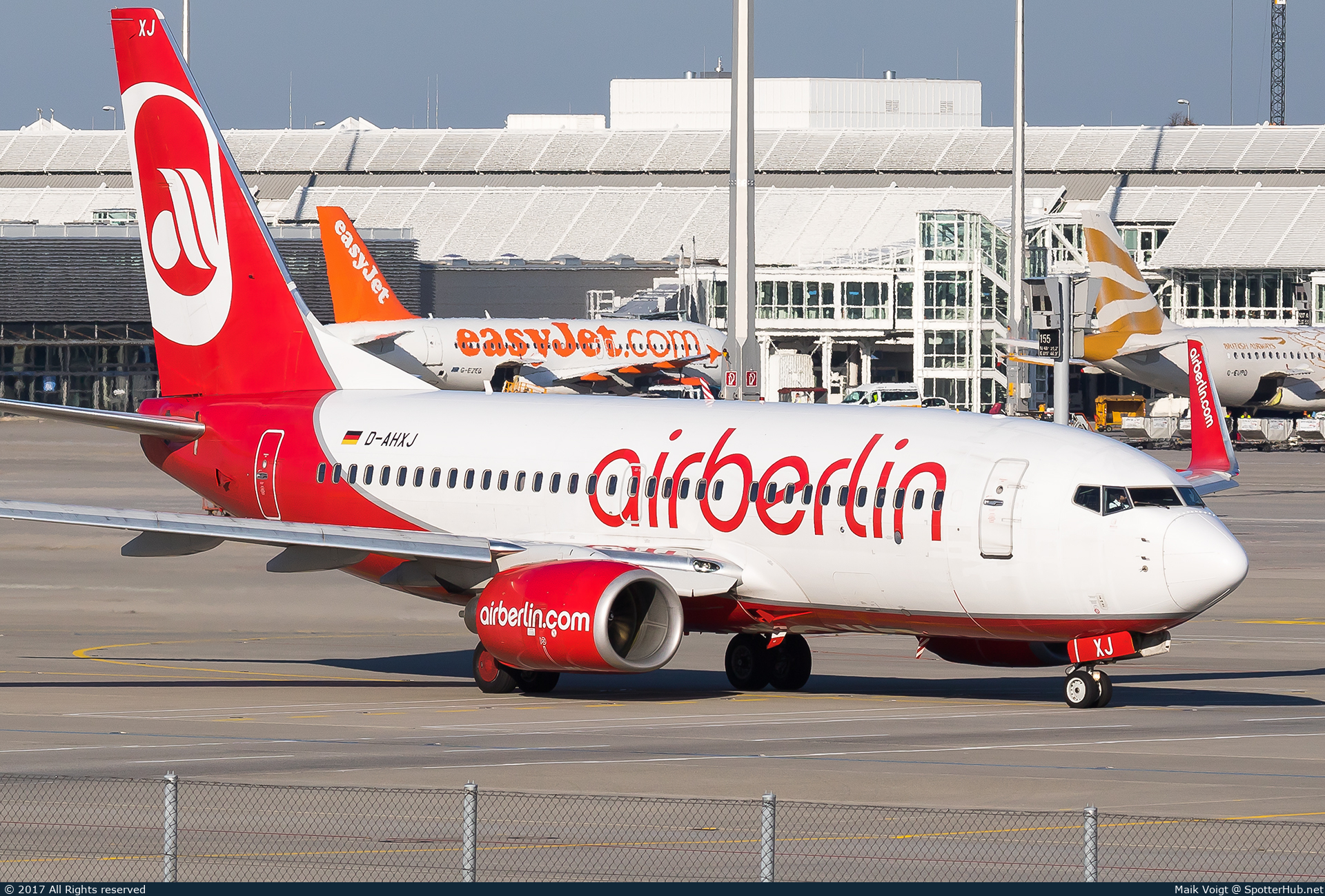Photo of D-AHXJ - Boeing 737-7K5 operated by Air Berlin (opb TUIfly)