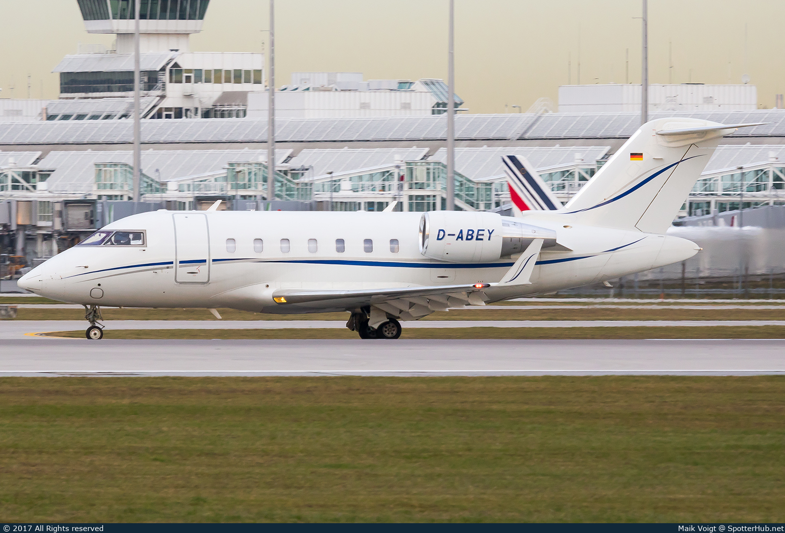 Photo of D-ABEY - Bombardier Challenger 605 operated by ImperialJET Europe
