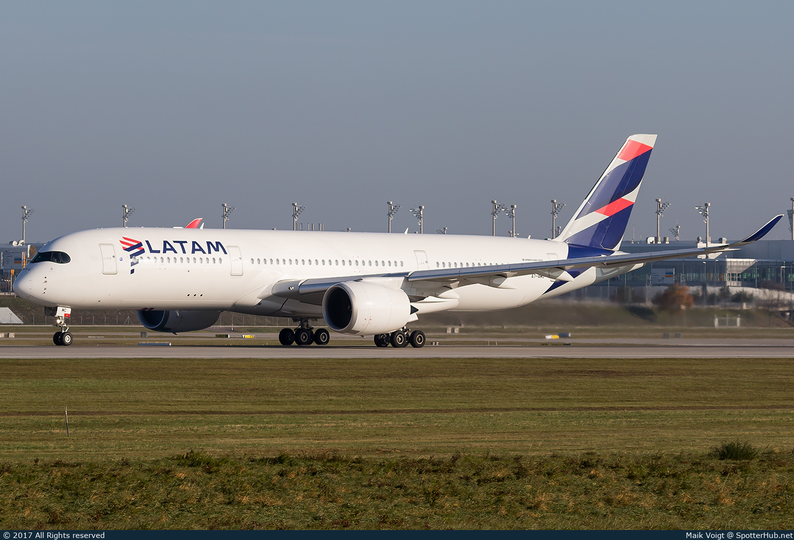Photo of A7-AMC - Airbus A350-941 operated by Qatar Airways (opb LATAM Airlines Brasil)