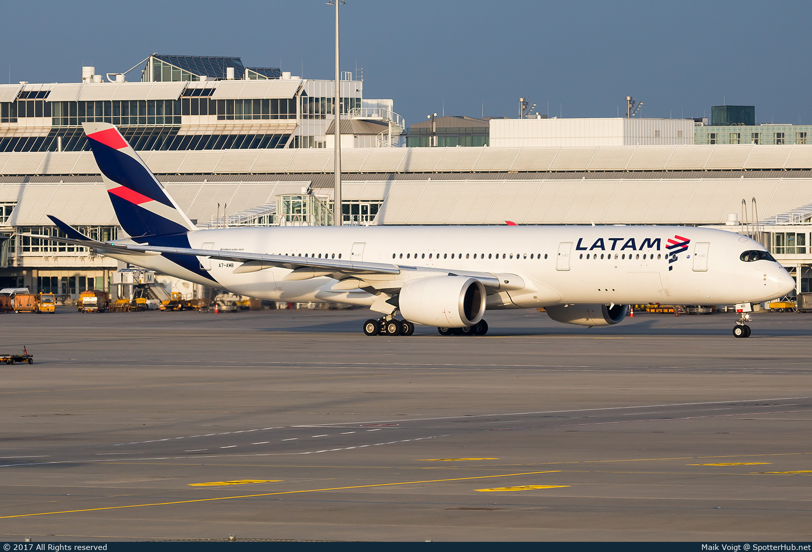 Photo of A7-AMB - Airbus A350-941 operated by Qatar Airways (opb LATAM Airlines Brasil)
