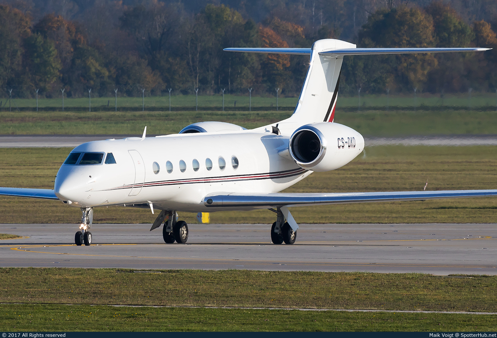 Photo of CS-DKD - Gulfstream GV-SP (G550) operated by NetJets Europe