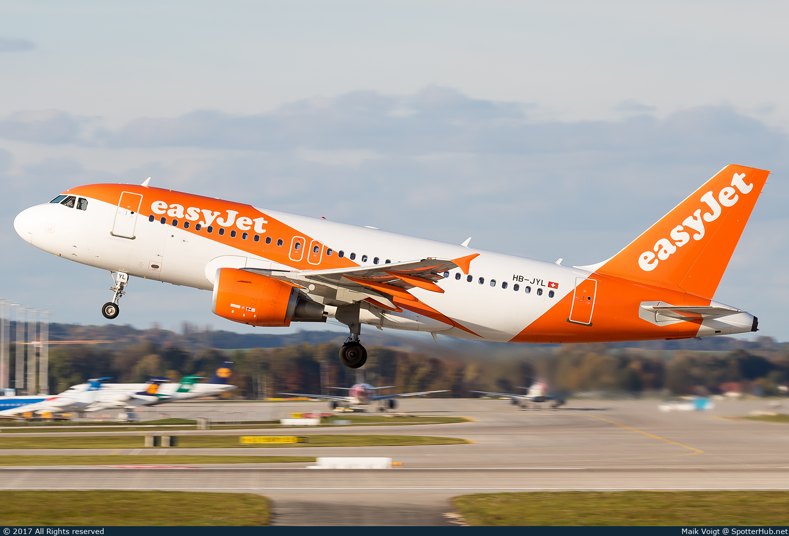 Photo of HB-JYL - Airbus A319-111 operated by easyJet Switzerland