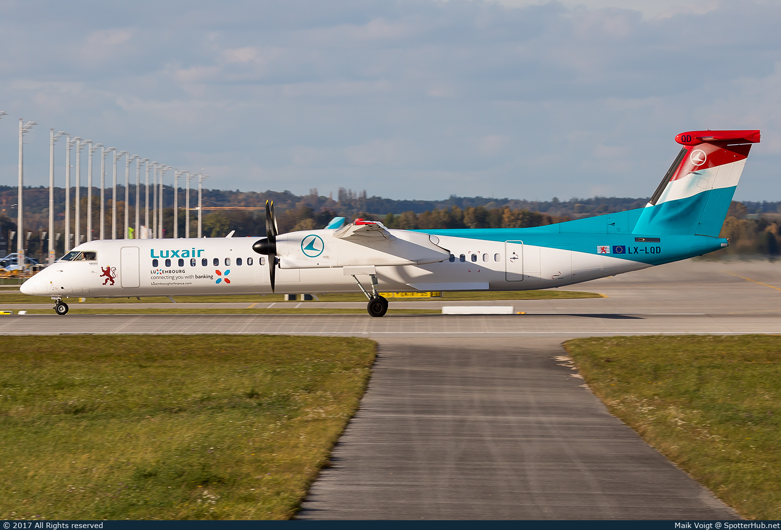 Photo of LX-LQD - Bombardier DHC-8-402 Dash 8 Q400 operated by Luxair