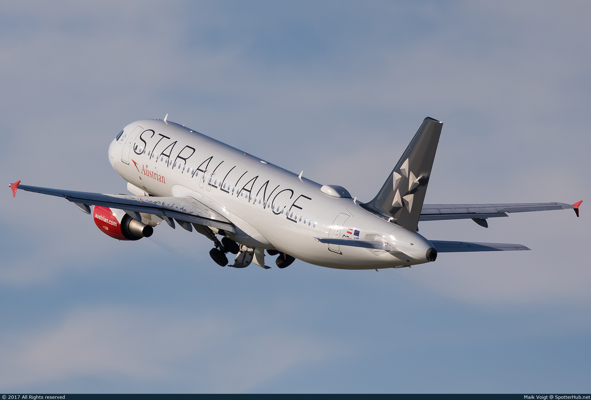 Photo of OE-LBZ - Airbus A320-214 operated by Austrian Airlines