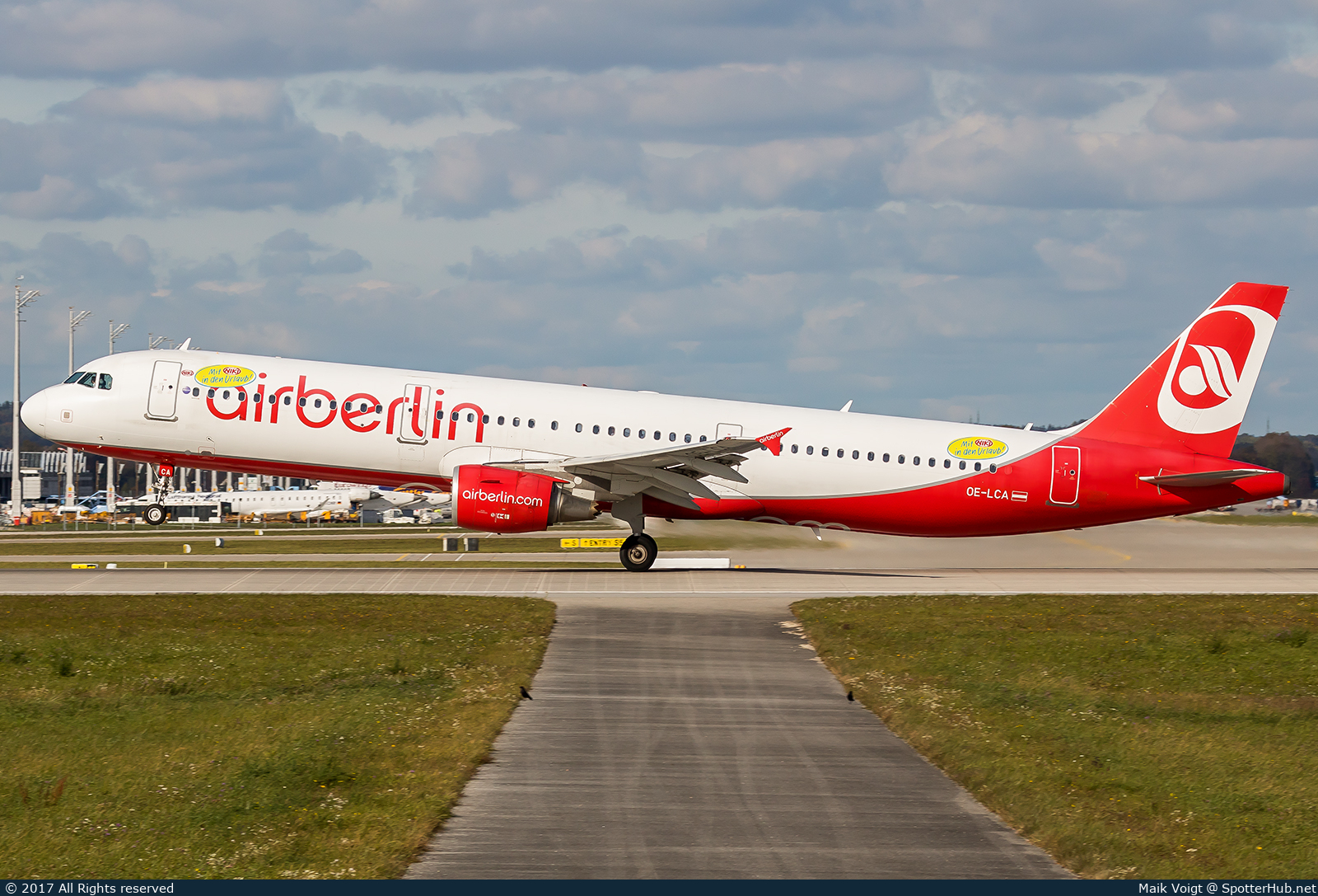 Photo of OE-LCA - Airbus A321-211 operated by Air Berlin (opb Niki)