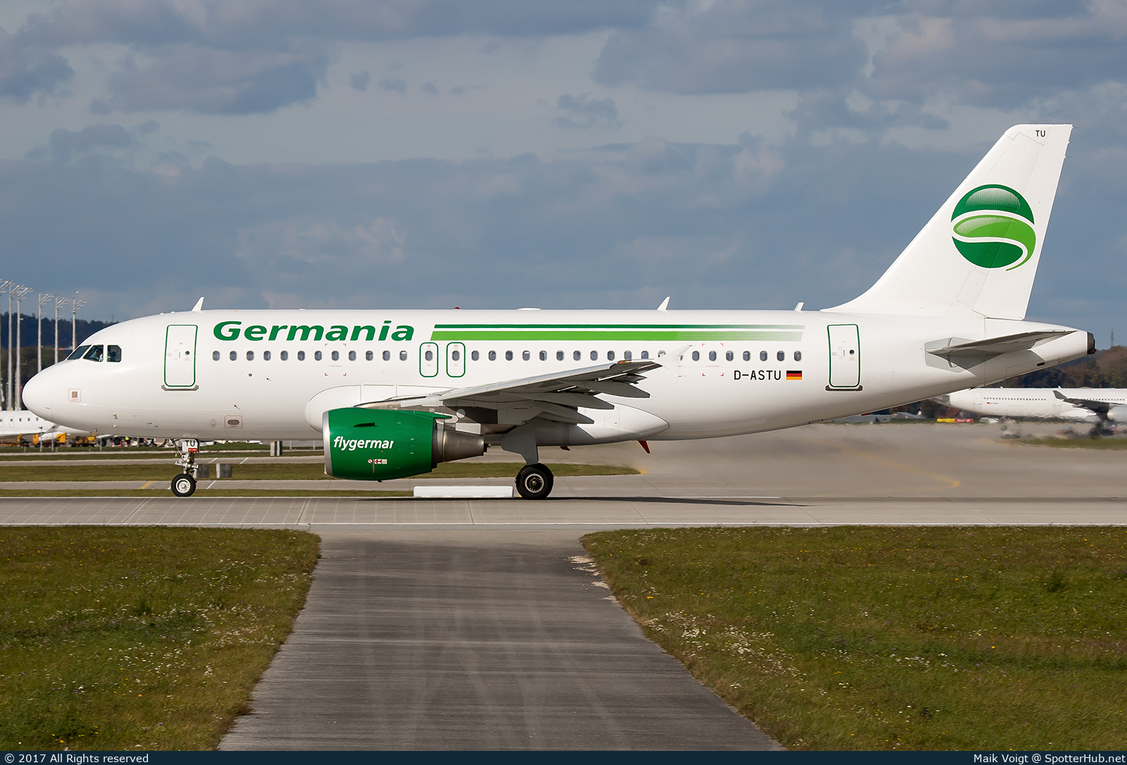 Photo of D-ASTU - Airbus A319-112 operated by Germania