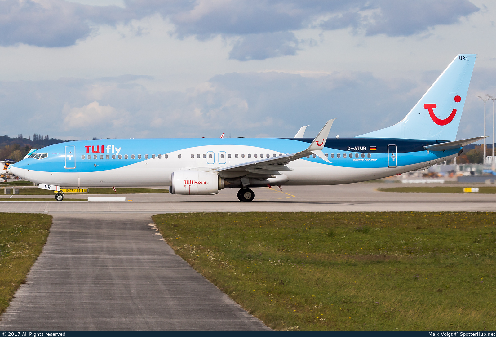 Photo of D-ATUR - Boeing 737-8K5 operated by TUIfly