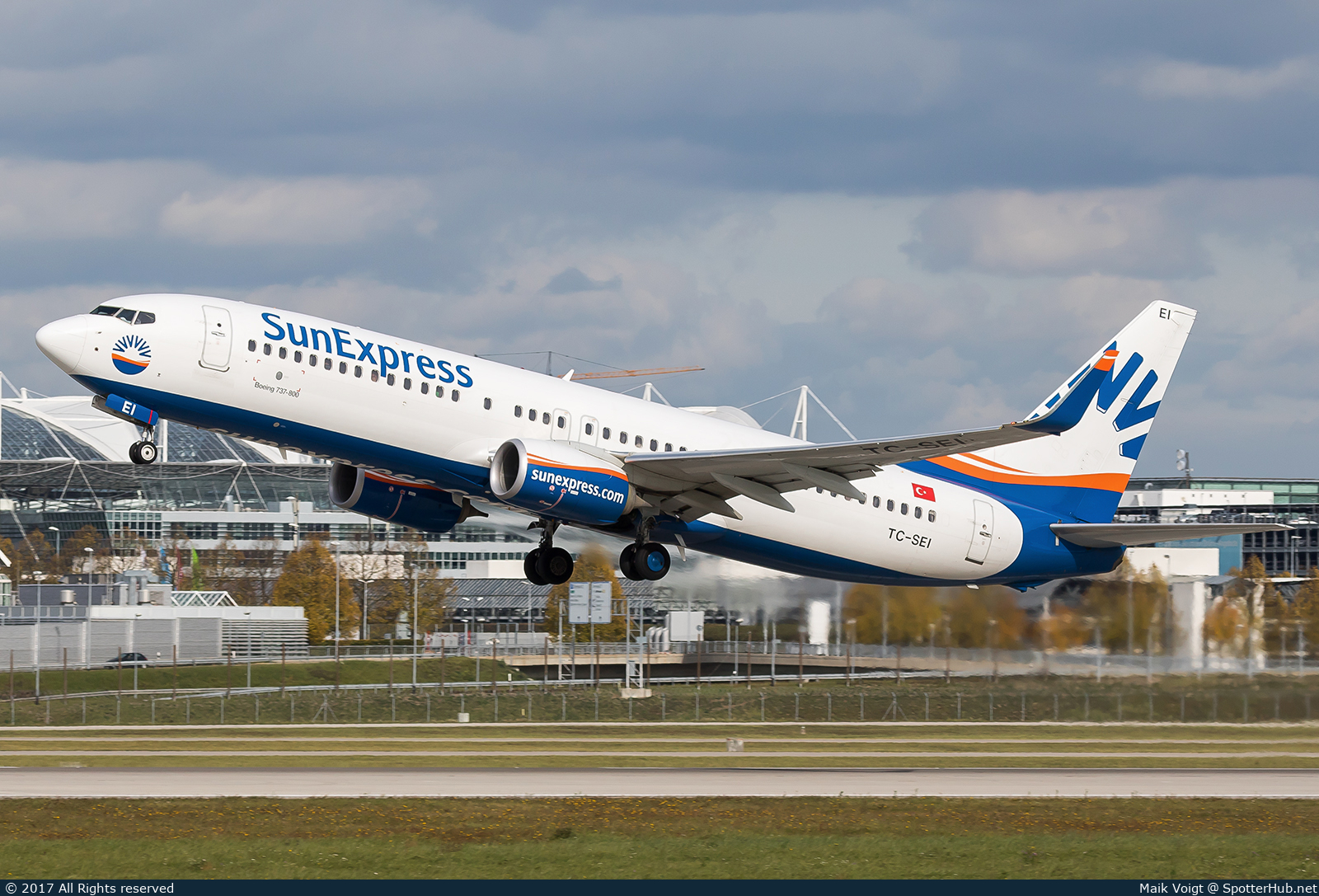 Photo of TC-SEI - Boeing 737-8HC operated by SunExpress